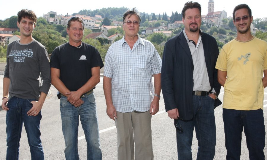 Tomislav, Stjepan, Nenad, Lovro i Branimir: Obitelj Kuščević iz Nerežišća hrvatski su obiteljski rekorderi u davanju krvi / 2012. godina