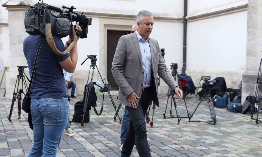Šef HSLS-a Darinko Kosor poslao je ultimatum HNS-u i SDSS-u