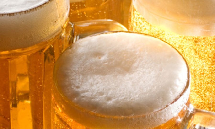 pivo čaša piva