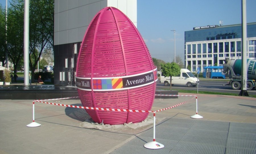 Najveća pisanica, Avenue Mall