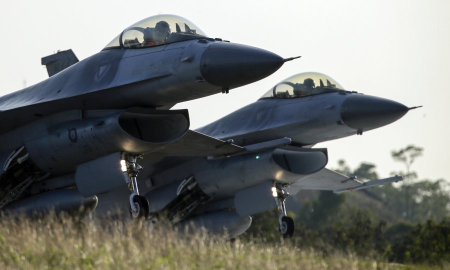 F-16