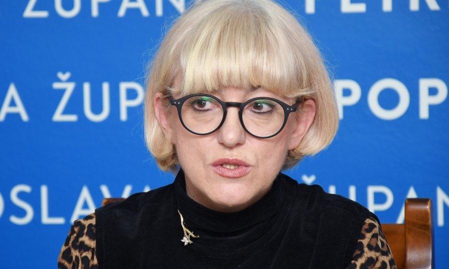 Ministrica za demografiju, obitelj, mlade i socijalnu politiku Vesna Bedeković