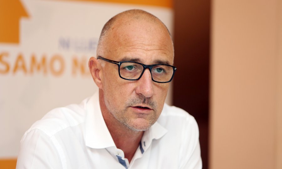 Predsjednik HNS-a Ivan Vrdoljak odbacio je tvrdnje da i njegova stranka ucjenjuje Vladu