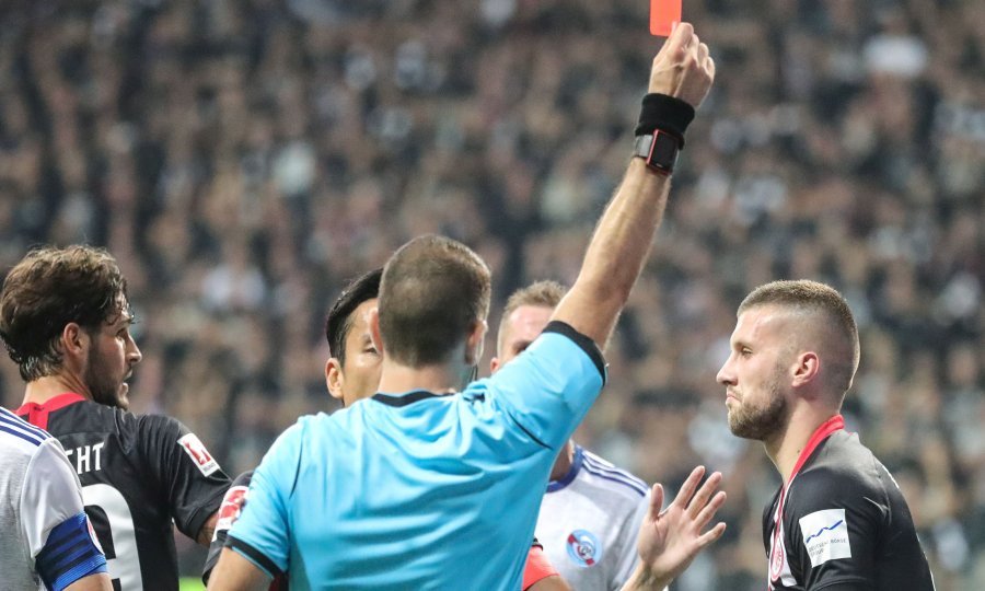 Sudac Orel Grinfeld pokazao je crveni karton Anti Rebiću