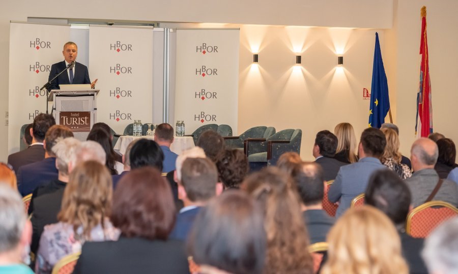 Ministar gospodarstva Darko Horvat na otvaranju ureda HBOR-a u Varaždinu, 16. listopada 2019.