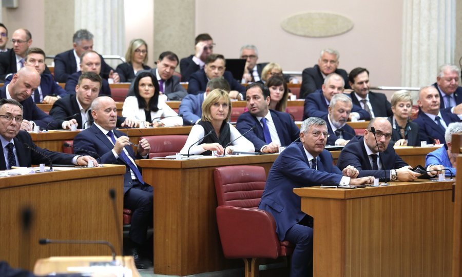 Protiv opoziva ministra Kujundžića glasalo je 79 zastupnika većine