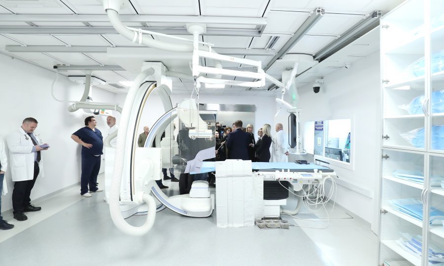 Angio sala za liječenje moždanog udara.