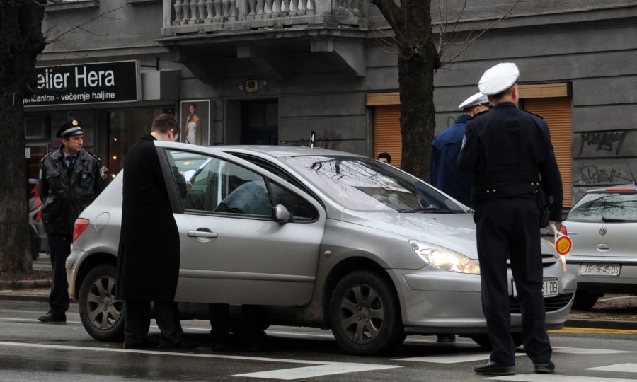 Pokušaj pljačke Konzumovog dućana u Maksimiru