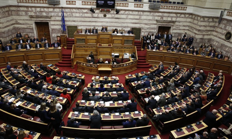 Ekatarini Sakelaropulu dobila glasove 261 od 300 zastupnika.