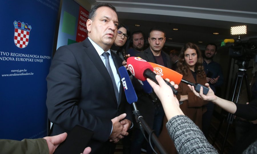 Vili Beroš, ministar zdravstva