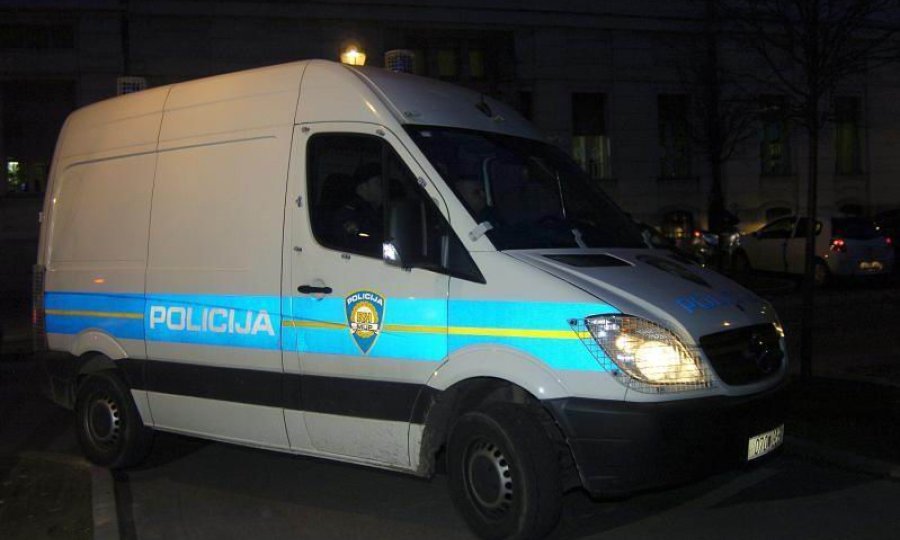 policija