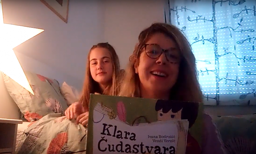 Ivana Bodrožić čitala je svoju slikovnicu Klara Čudastvara u društvu kćeri Klare