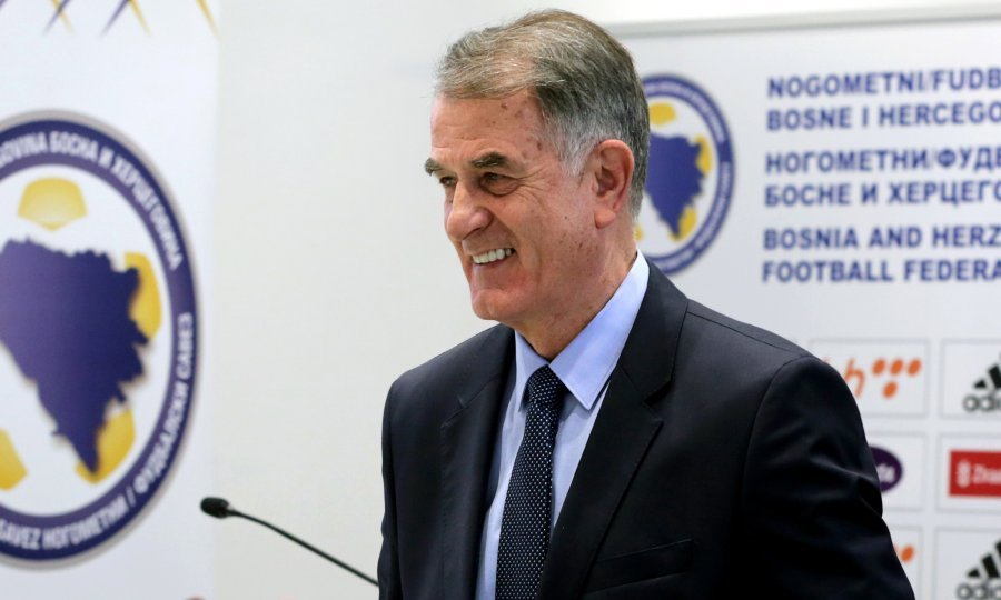 Dušan Bajević