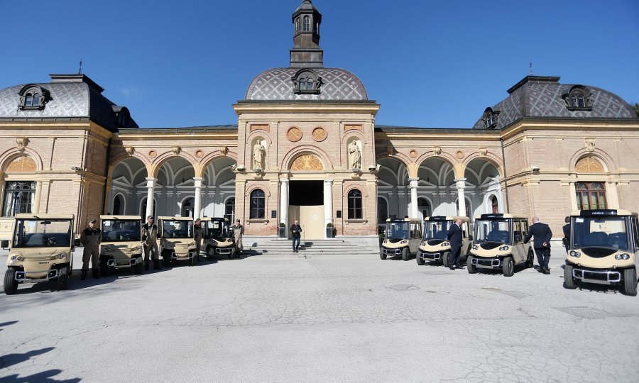 Gradska groblja, MIrogoj