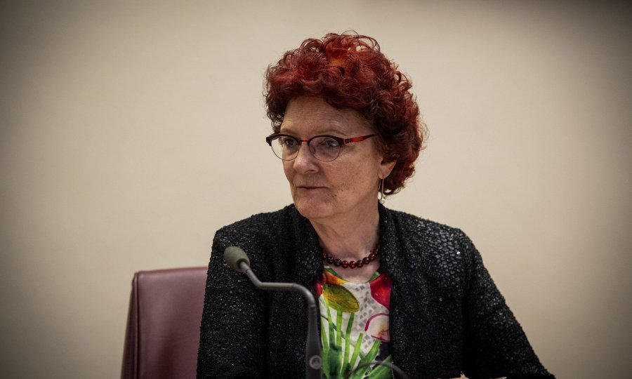 Dr. Andrea Ammon