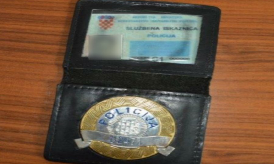Lažna policijska značka
