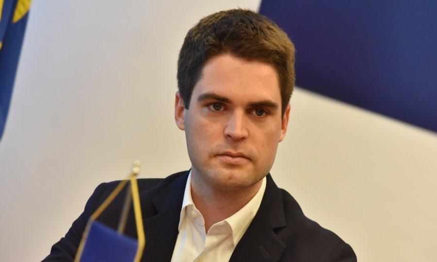 Karlo Ressler bio je protiv podrške Vučiću