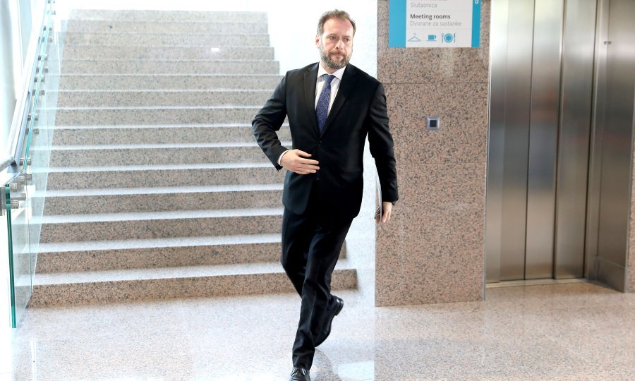 Mario Banožić uklizao je u nezahvalnu fotelju ministra obrane