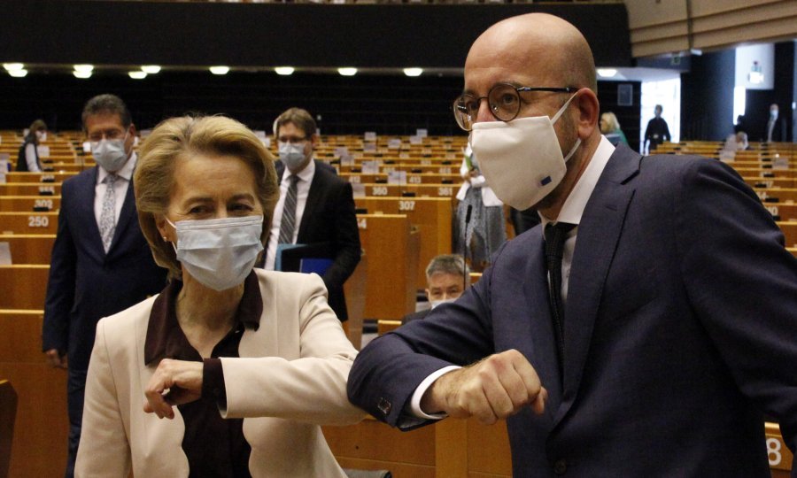 Ursula von der Leyen, predsjednica Europske komisije, i Charles Michel, predsjednik Europskog vijeća