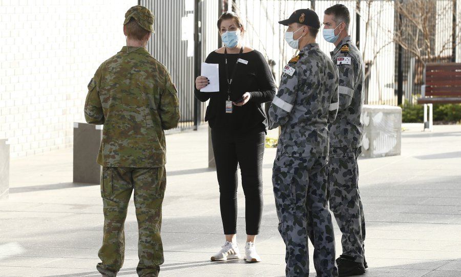 U Melbourneu, drugom po veličini australskom gradu, vojska nadzire svaki izlazak građana