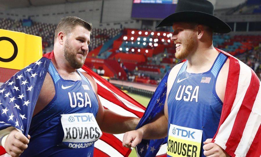 Joe Kovacs (L) i Ryan Crouser