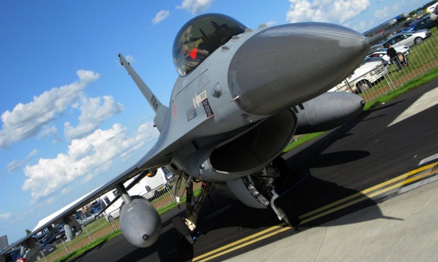 F-16