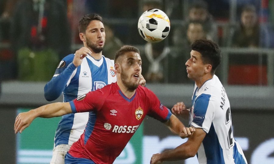 Nikola Vlašić vs. Marc Roca (desno)