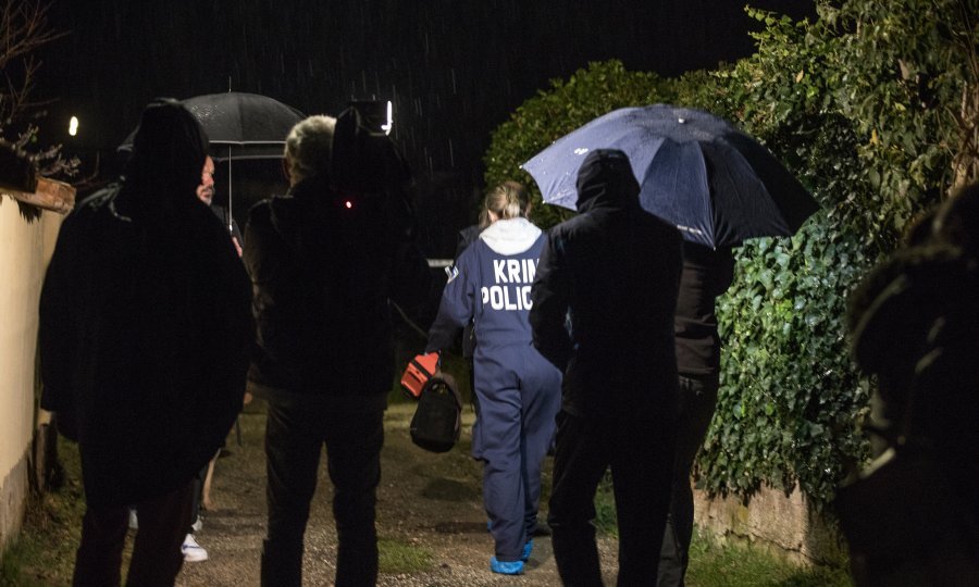 U kući pronađena mrtva žena i ozlijeđeni muškarac