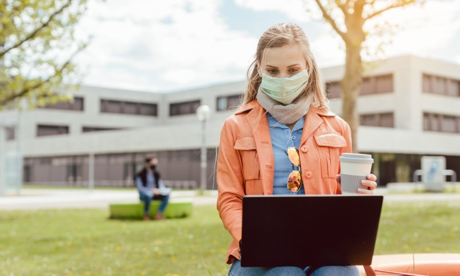 Kombinirana učinkovitost triju strategije prevencije Covida u kampusima - nošenje maski, održavanje razmaka i rutinsko testiranje - jednako su učinkovite u prevenciji kao i Pfizerova i Modernina cjepiva