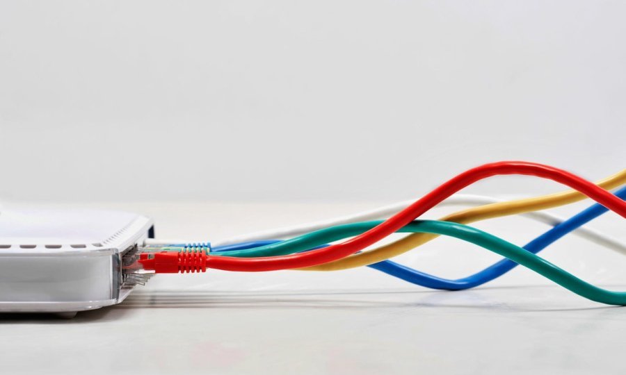broadband router širokopojasni internet kabeli