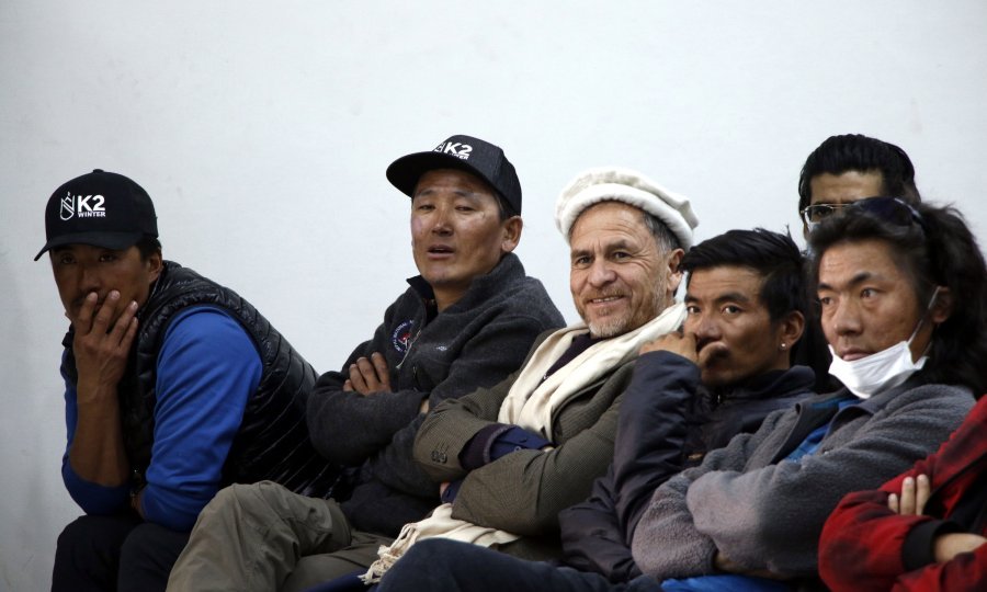 Ekipa od 10 alpinista iz Nepala koja se vratila s vrha K2