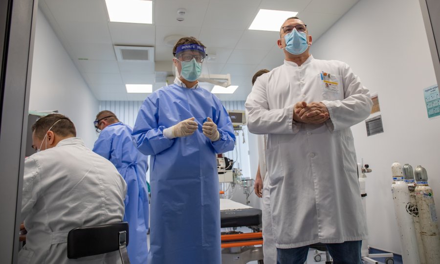 Ravnatelj dubrovačke bolnice Marijo Bekić uoči cijepljenja