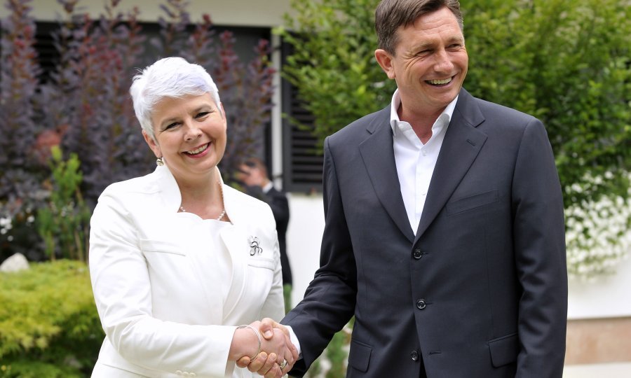 Hrvatski i slovenski premijeri Jadranka Kosor i Borut Pahor počeli su u subotu u Bohinju sastanak na kojem će pokušati potaknuti rješavanje dugogodišnjeg prijepora oko Ljubljanske banke