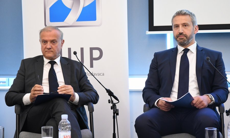 Matija Arapović (desno), predsjednik HUAN-a