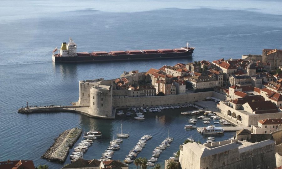 Stigle megajahte - u hrvatske marine se u pet dana privezalo 55 jahti dužine između 24 i 180 metara