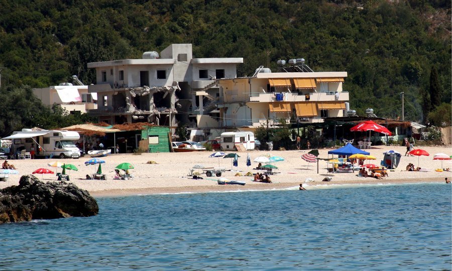 Albanija