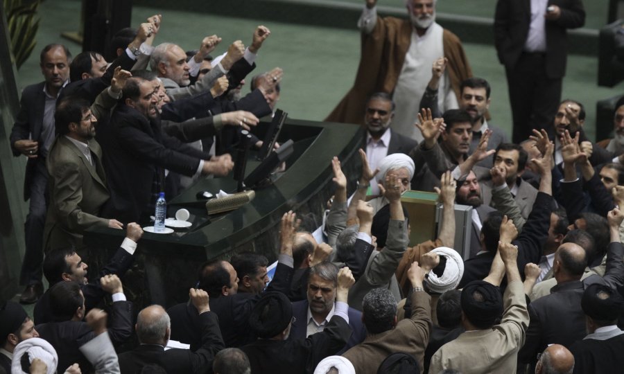 Iranski parlamentarci