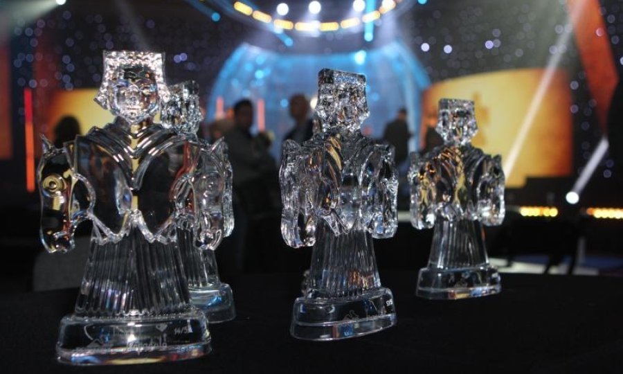 Staklene statue nagrade Porin 2015.