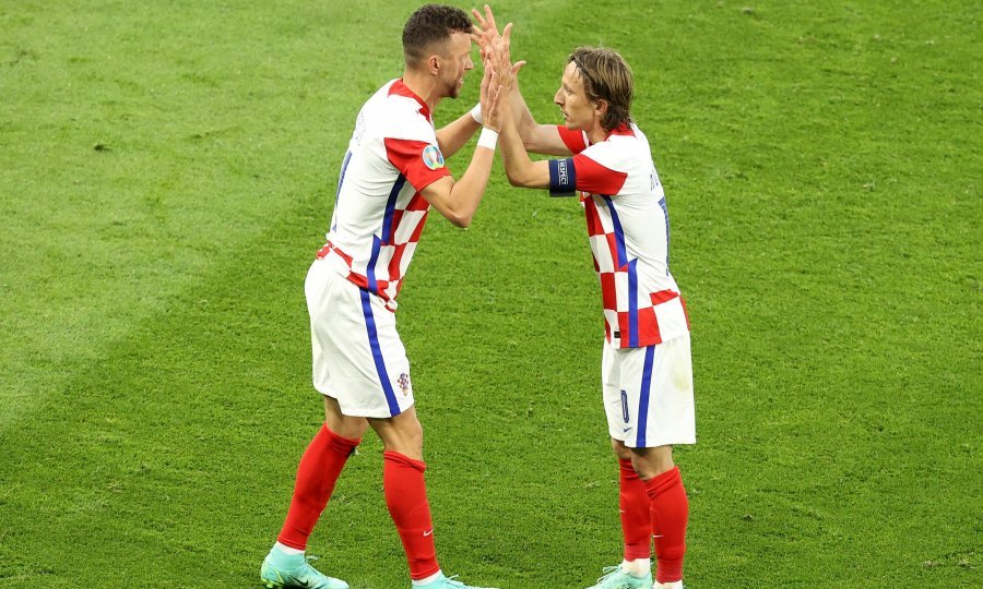 Ivan Perišić (lijevo) i Luka Modrić