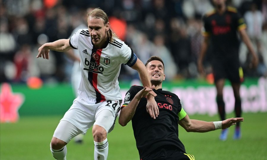 Domagoj Vida protiv Ajaxa