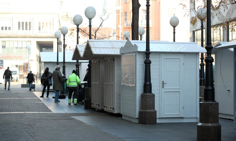 Postavljene kućice za Advent u Zagrebu
