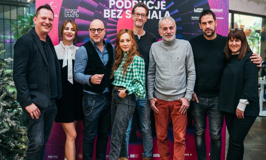 Glumci i autori na novinarskoj premijeri 'Područja bez signala'
