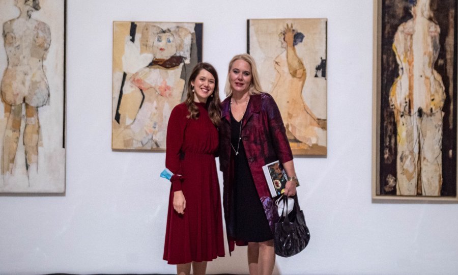 Kustosica izložbe Anita Ruso Brečić u društvu Tamare Floričić iz udruge Art Rencontre, koja brine o Kopačevoj umjetničkoj ostavštini