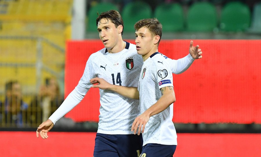 Nicolo Barella (d) i Federico Chiesa