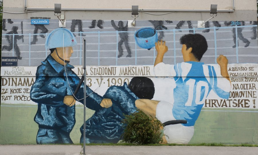 Grafit na zgradi u spomen na nikad odigranu utakmicu Dinama i Crvene Zvezde, inspiriran fotografijom Renata Branđolice