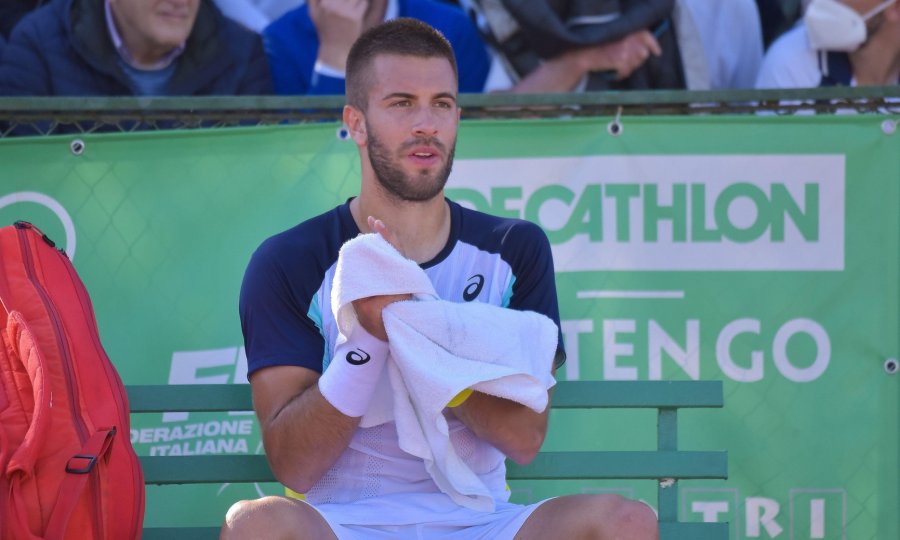 Borna Ćorić