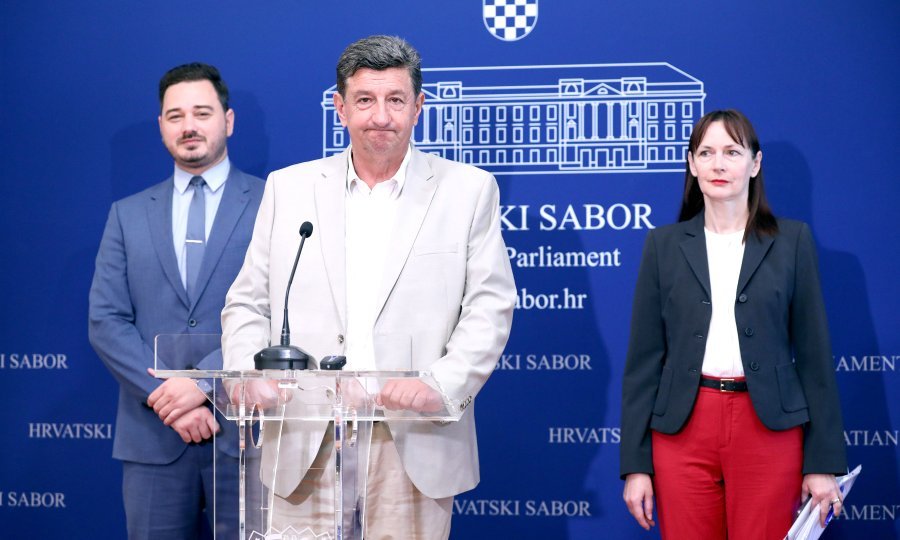 Hrvatski suverenisti o sukobu navijača s policijom