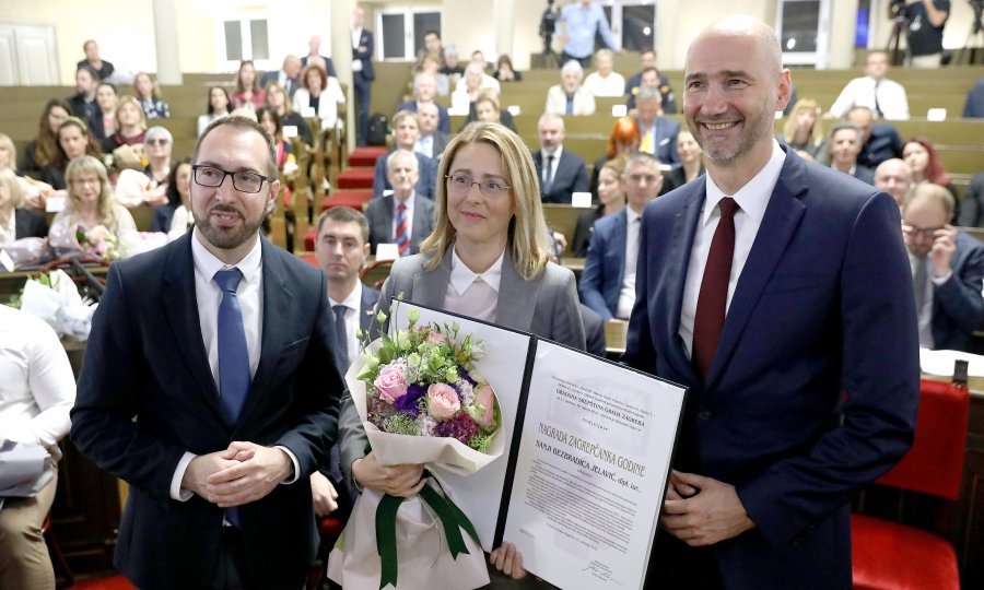 Zagrebački gradonačelnik Tomislav Tomašević, 'Zagrepčanka godine' Sanja Bezbradica Jelavić i predsjednik Gradske skupštine Joško Klisović