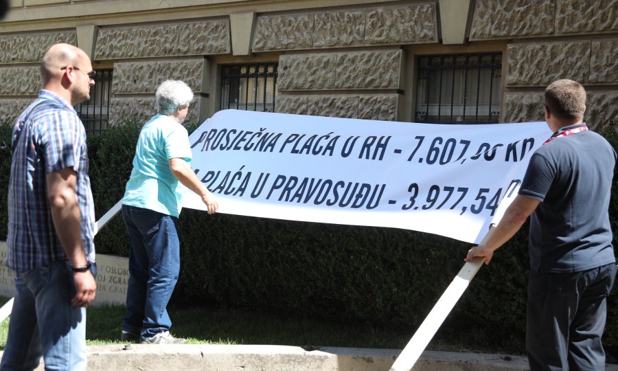 Prosvjed sudskih službenika