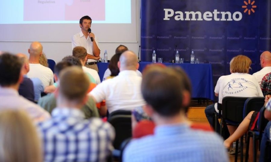 Stranka Pametno traži ostvaku ministra financija Zdravka Marića